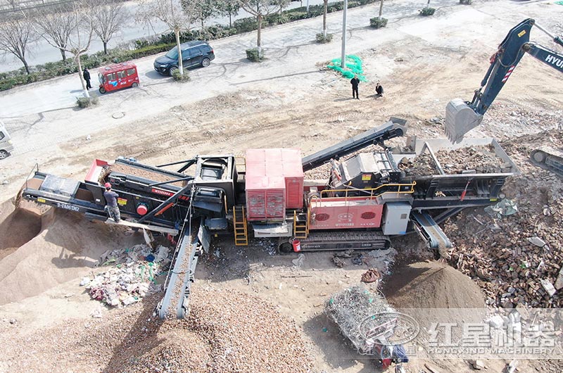 建筑废料粉碎机工作现场图片